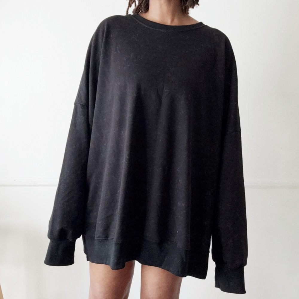 oversized acid wash black crewneck sweatshirt